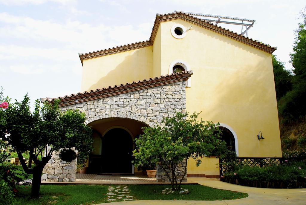 Agriturismo L'Arca Di Anna Brambilla Бельведере-Мариттімо Екстер'єр фото